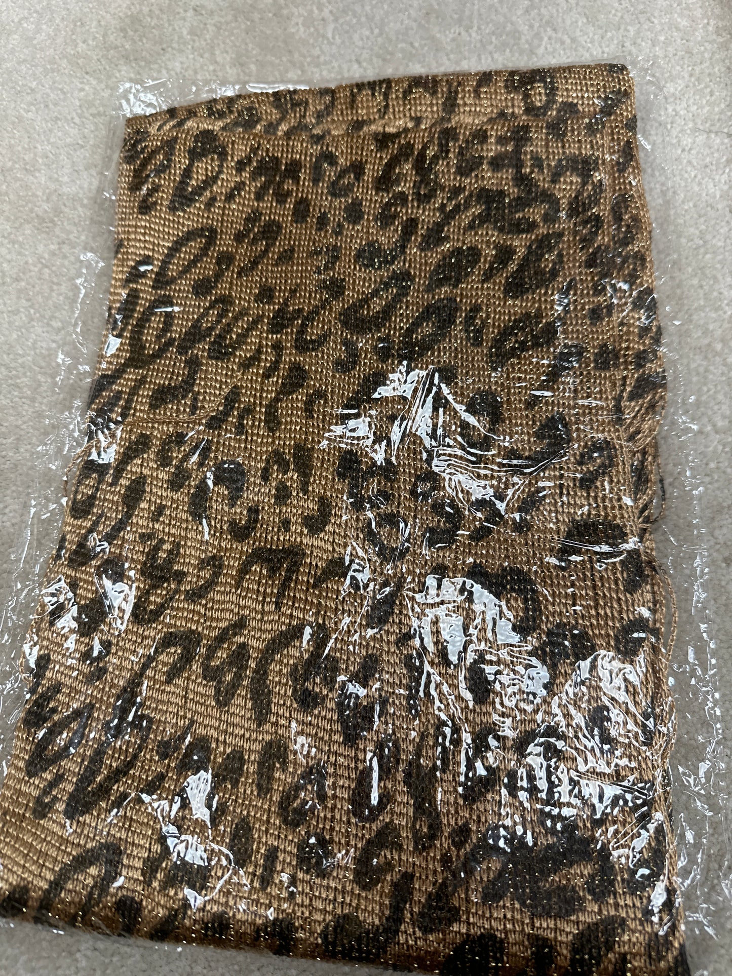 H005 gold leopard print