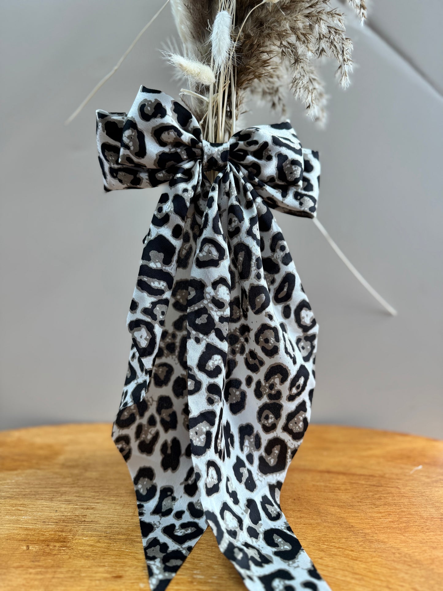White Leopard Hairbow
