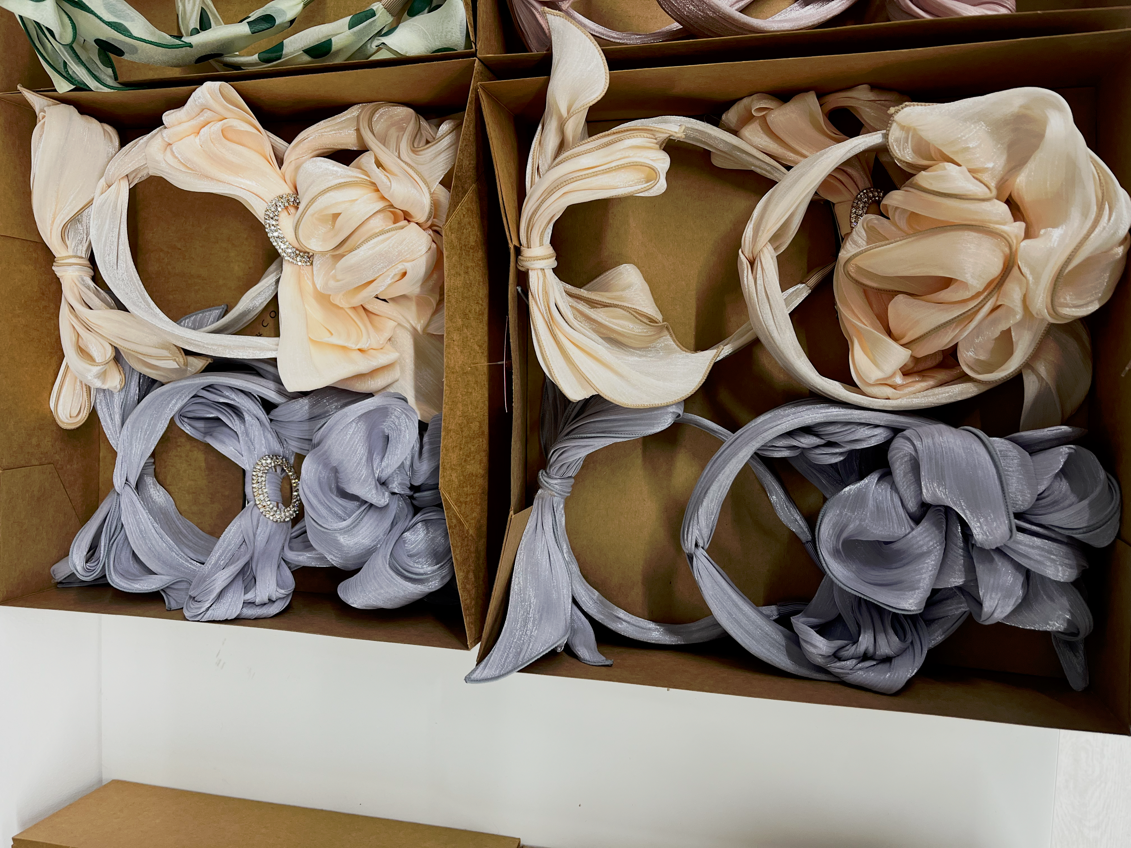 Women Headwear – 8 Pieces Mixed Colours Hair Accessories