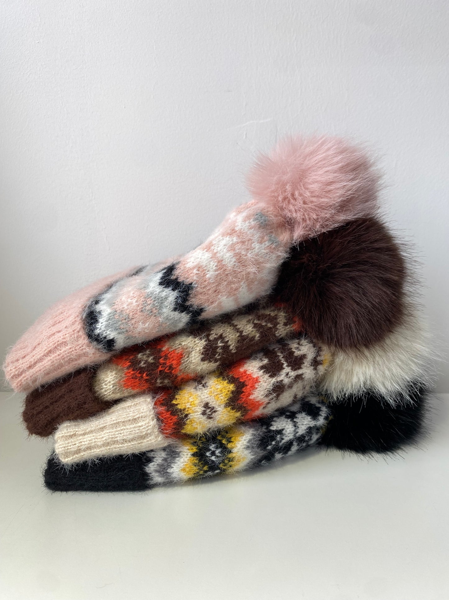 H407 Pom-Pom Patterned Fleece-Lined Beanie Brown