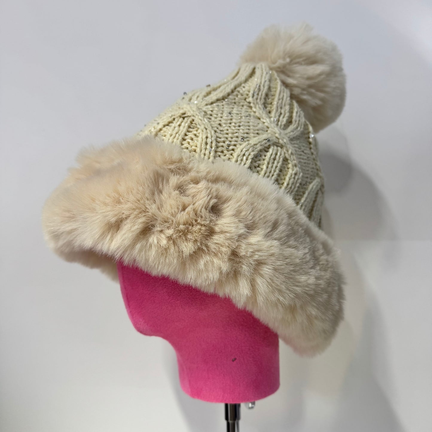 H411 Cream Pom Beanie