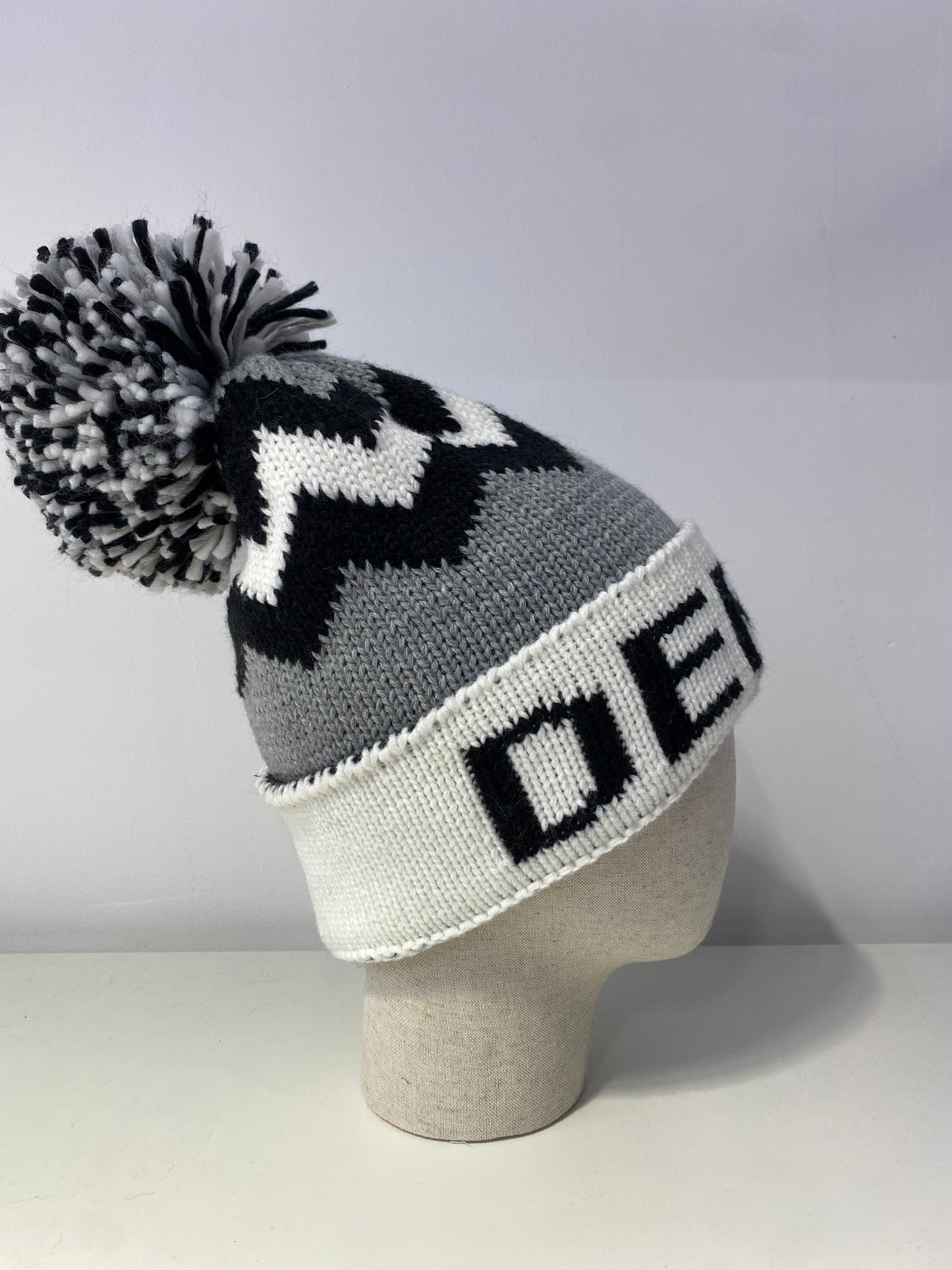 H001 Beanie Derby