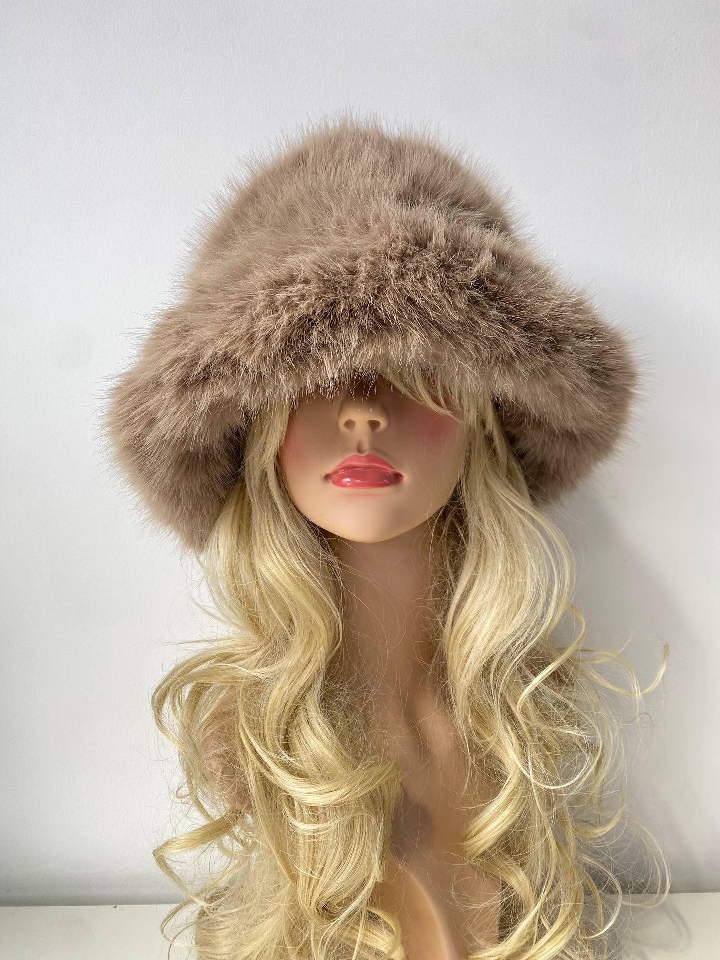 H006 Long-Pile Faux Fur Bucket Hat Camel/Beige