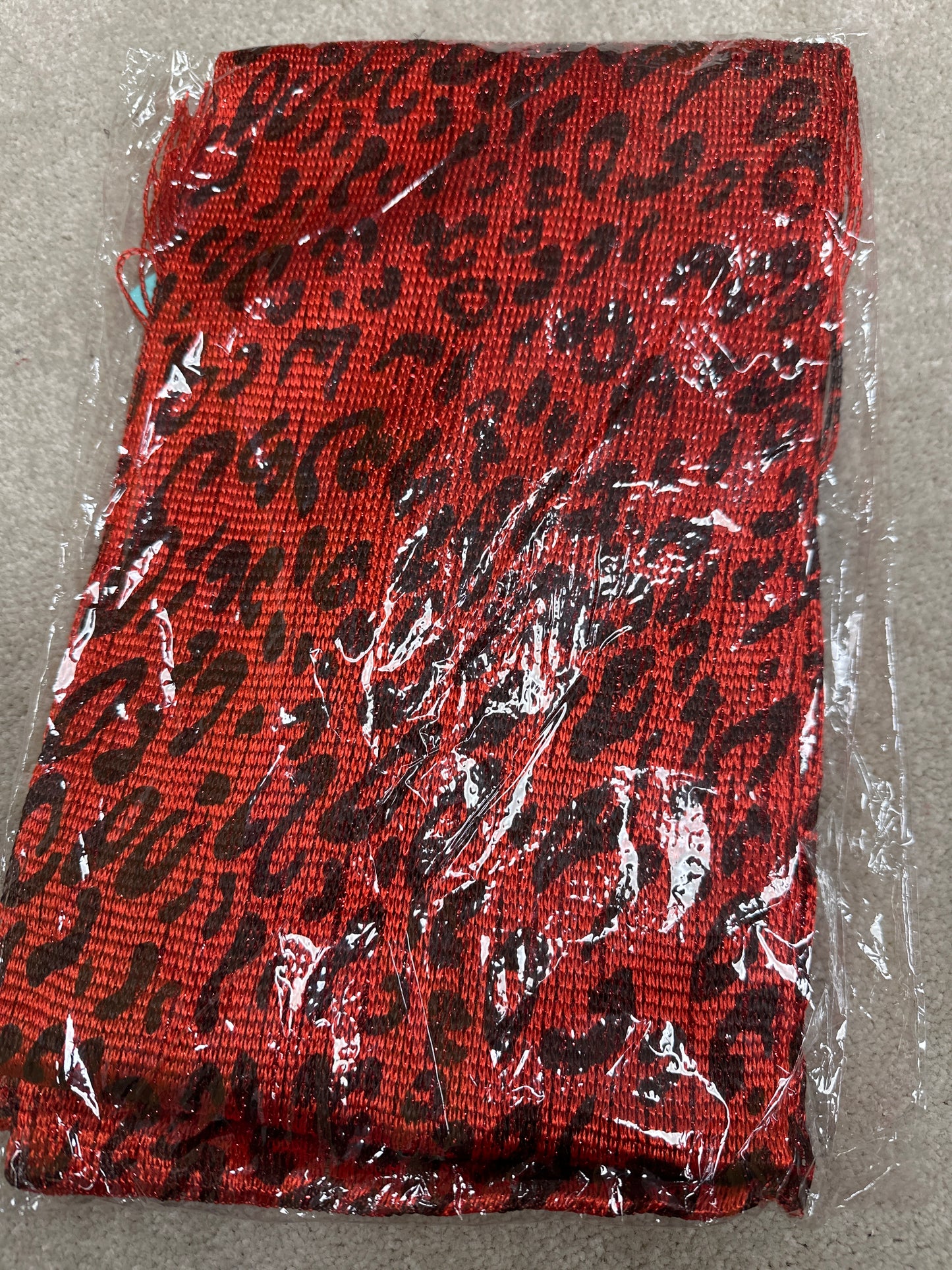 H005 Red leopard print