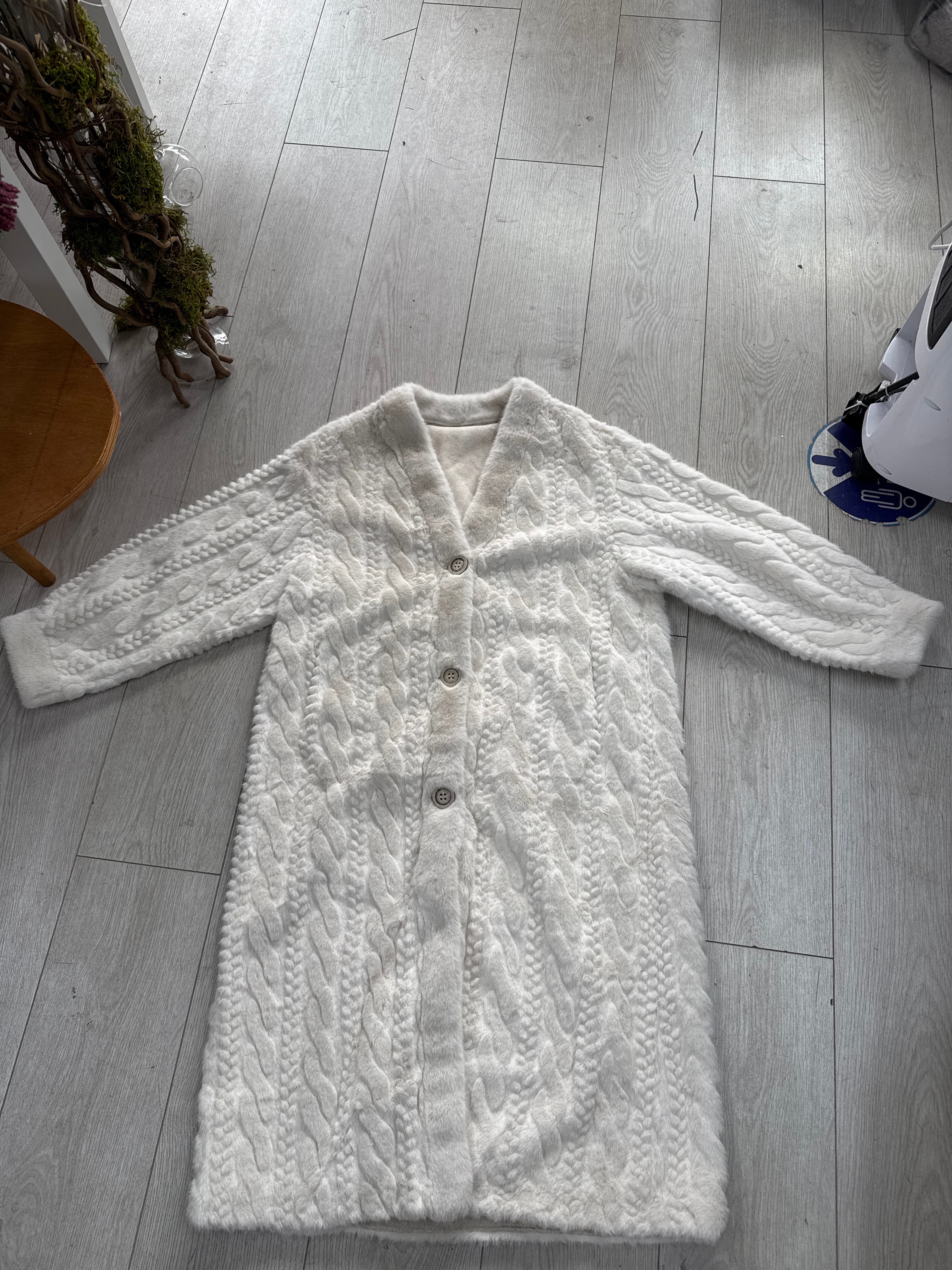 C802H White
