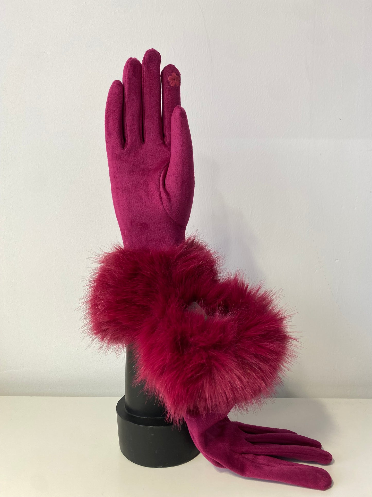 GW006 Woman Faux Fur Gloves Fuchsia