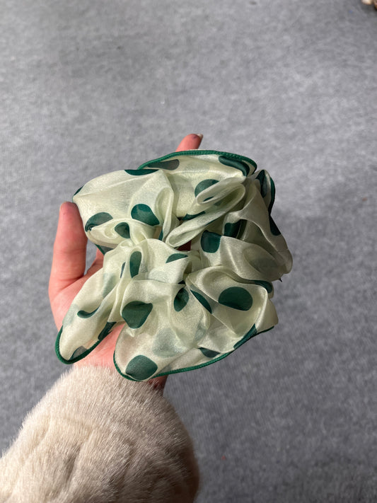 AC001 A green polka dot Scrunchies