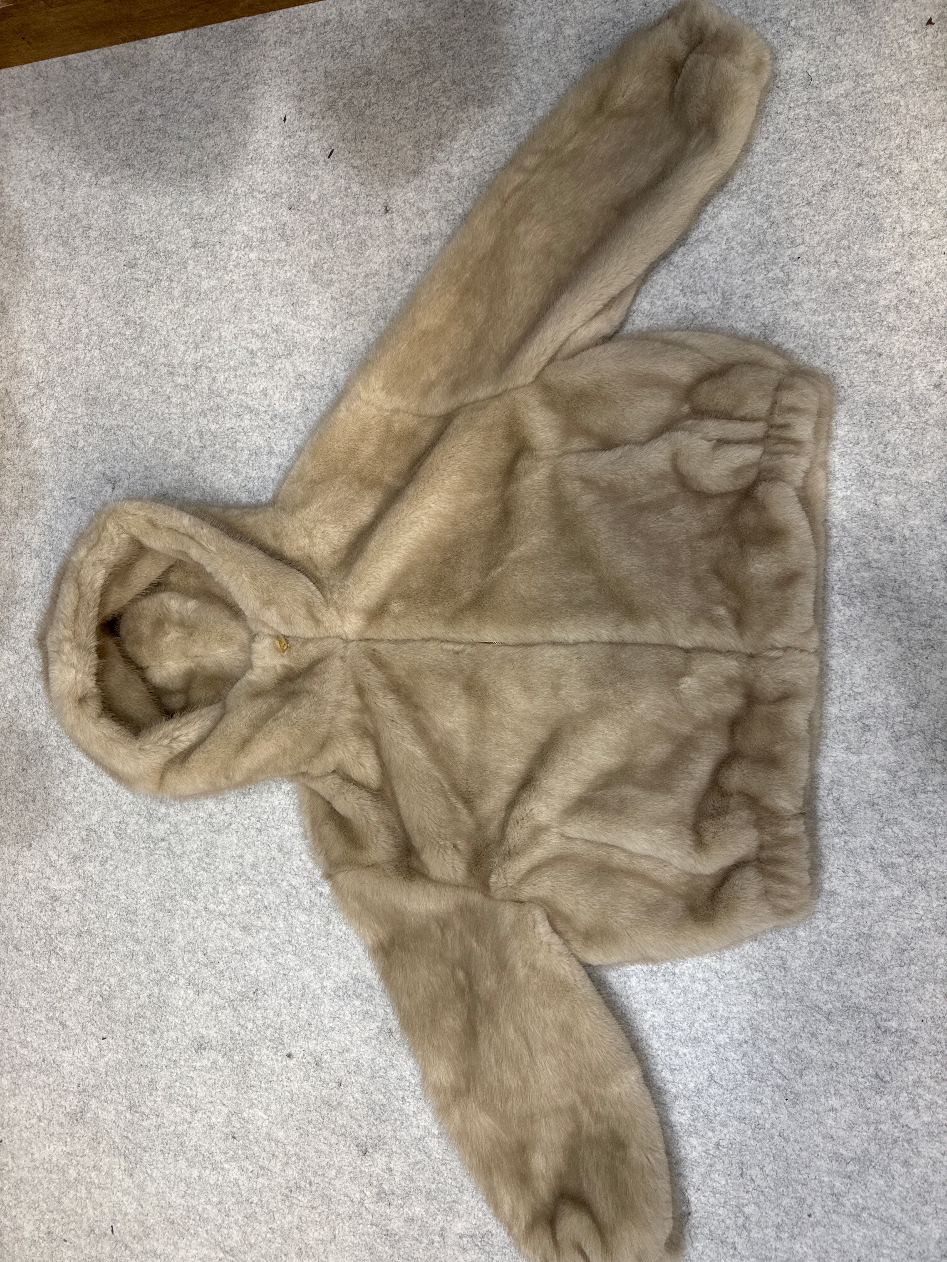 8012009 Beige