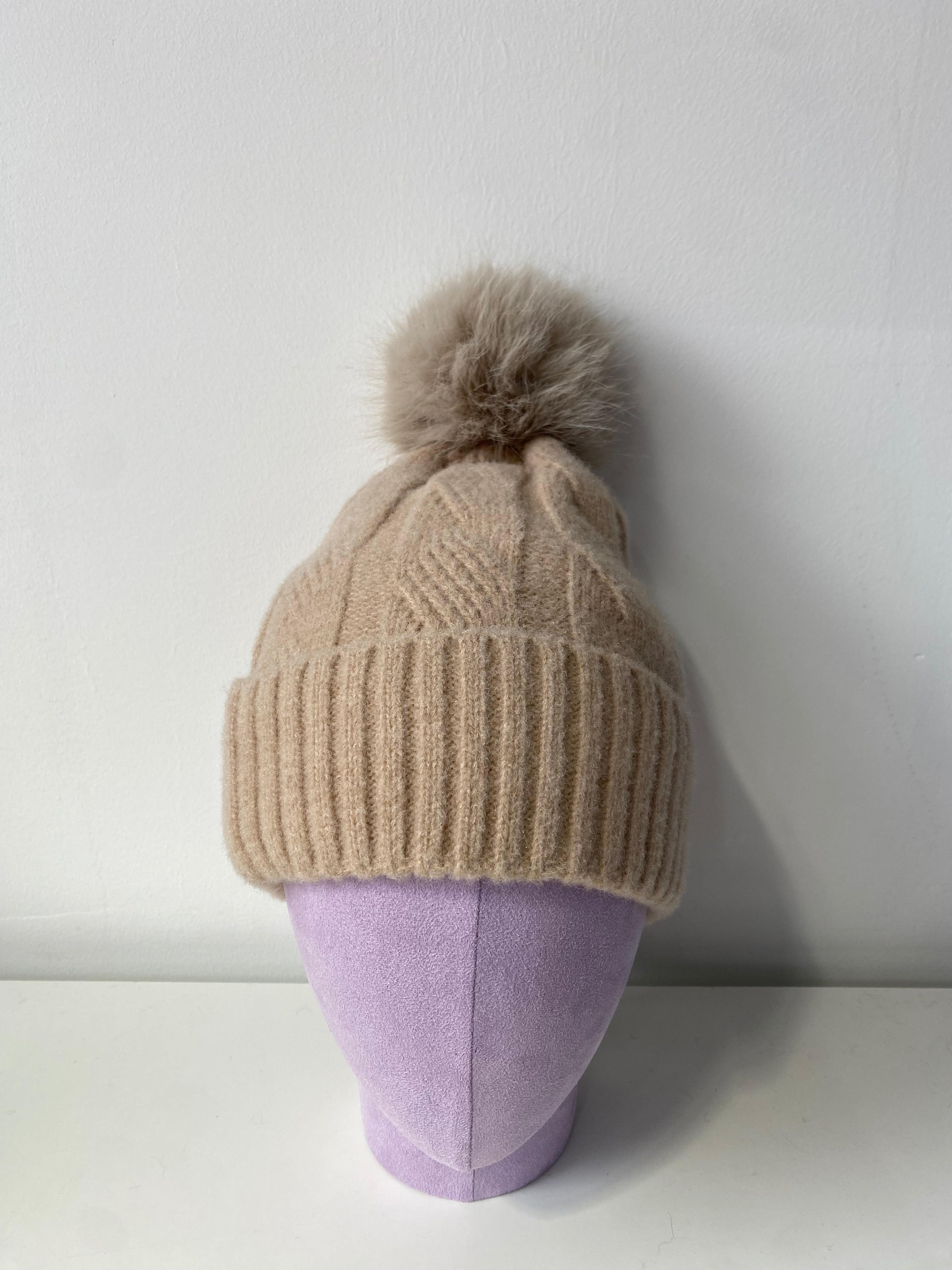 H004-1 Knit Pattern Pom Beanie