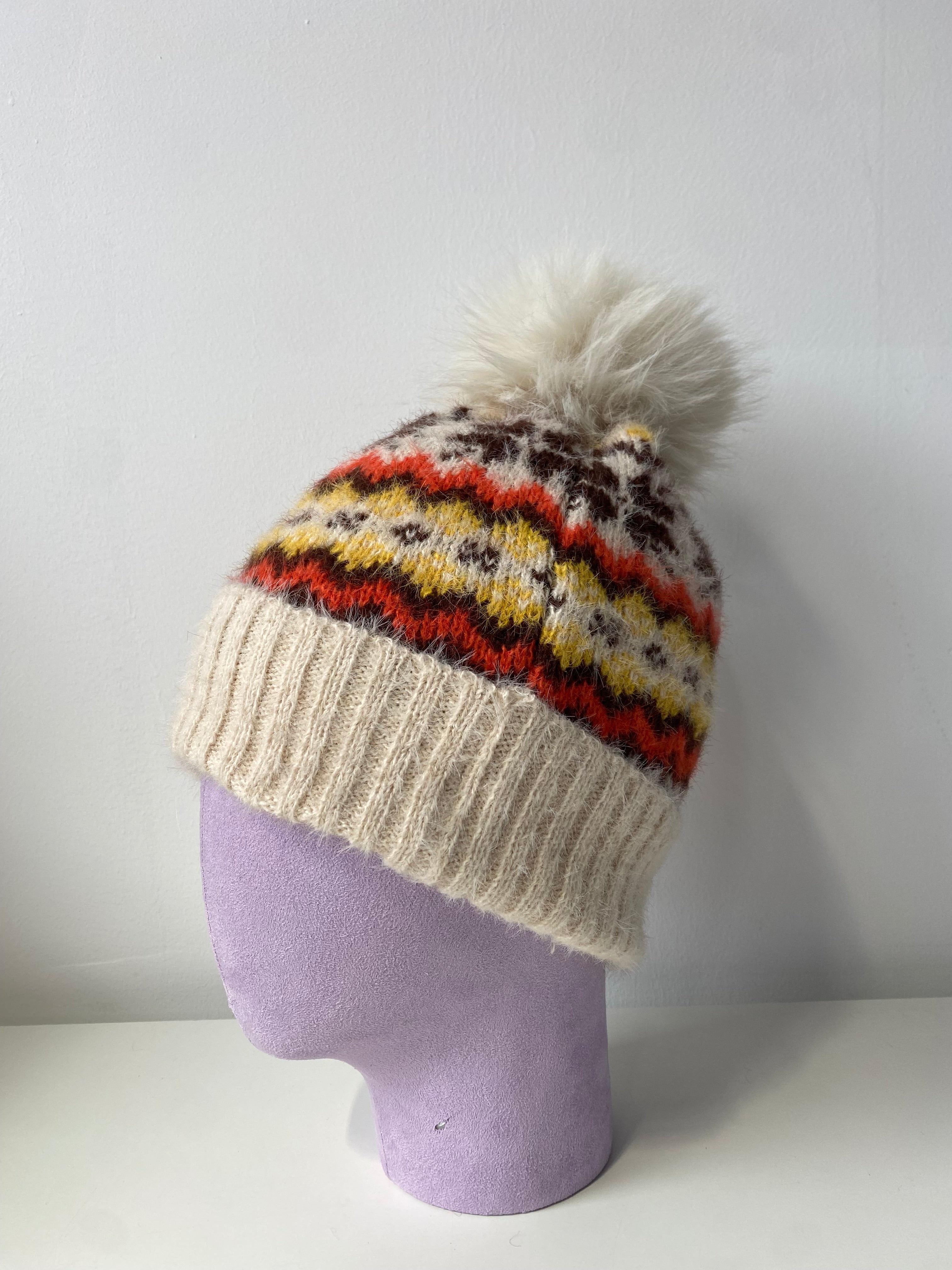 H407 Pom-Pom Patterned Fleece-Lined Beanie