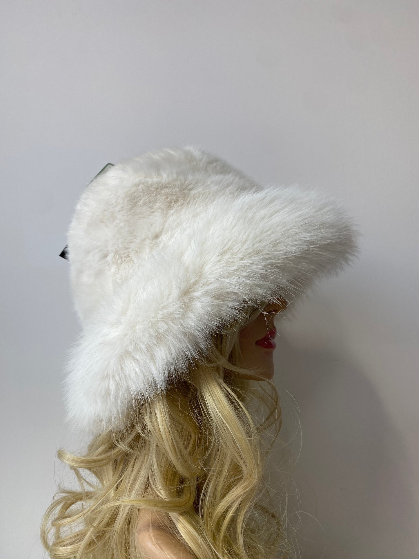 H501 Thickened Plush Faux Fur Fluffy Bucket Hat White