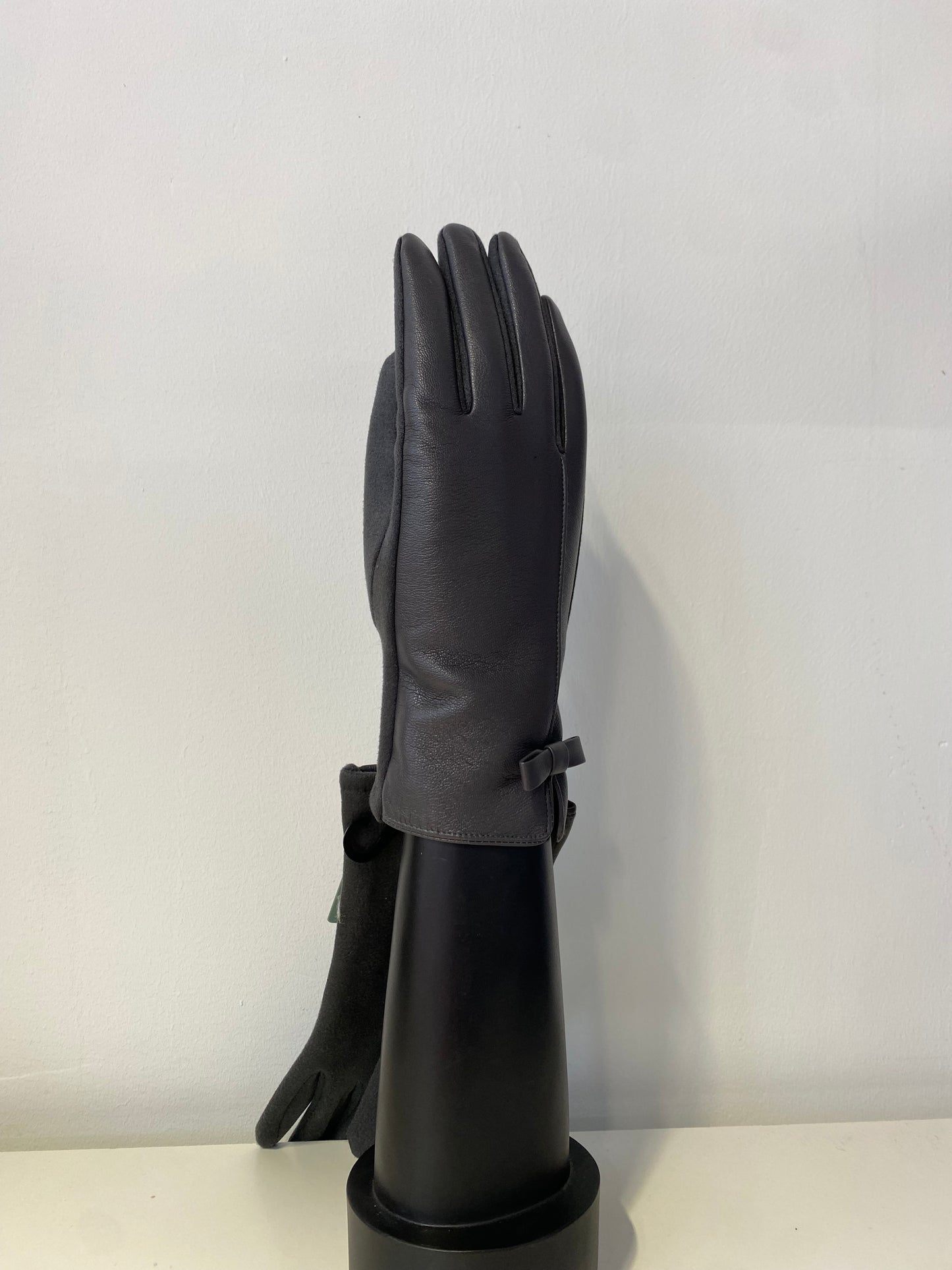 GW0014 Woman Soft Leather Touchscreen Gloves Grey