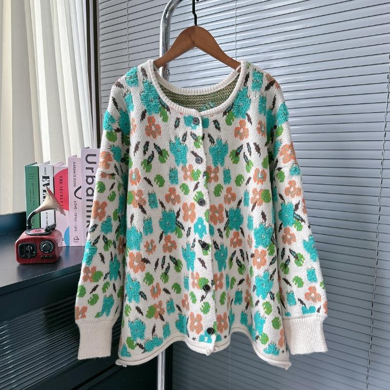 Cg1019 Beige Blue Flowers