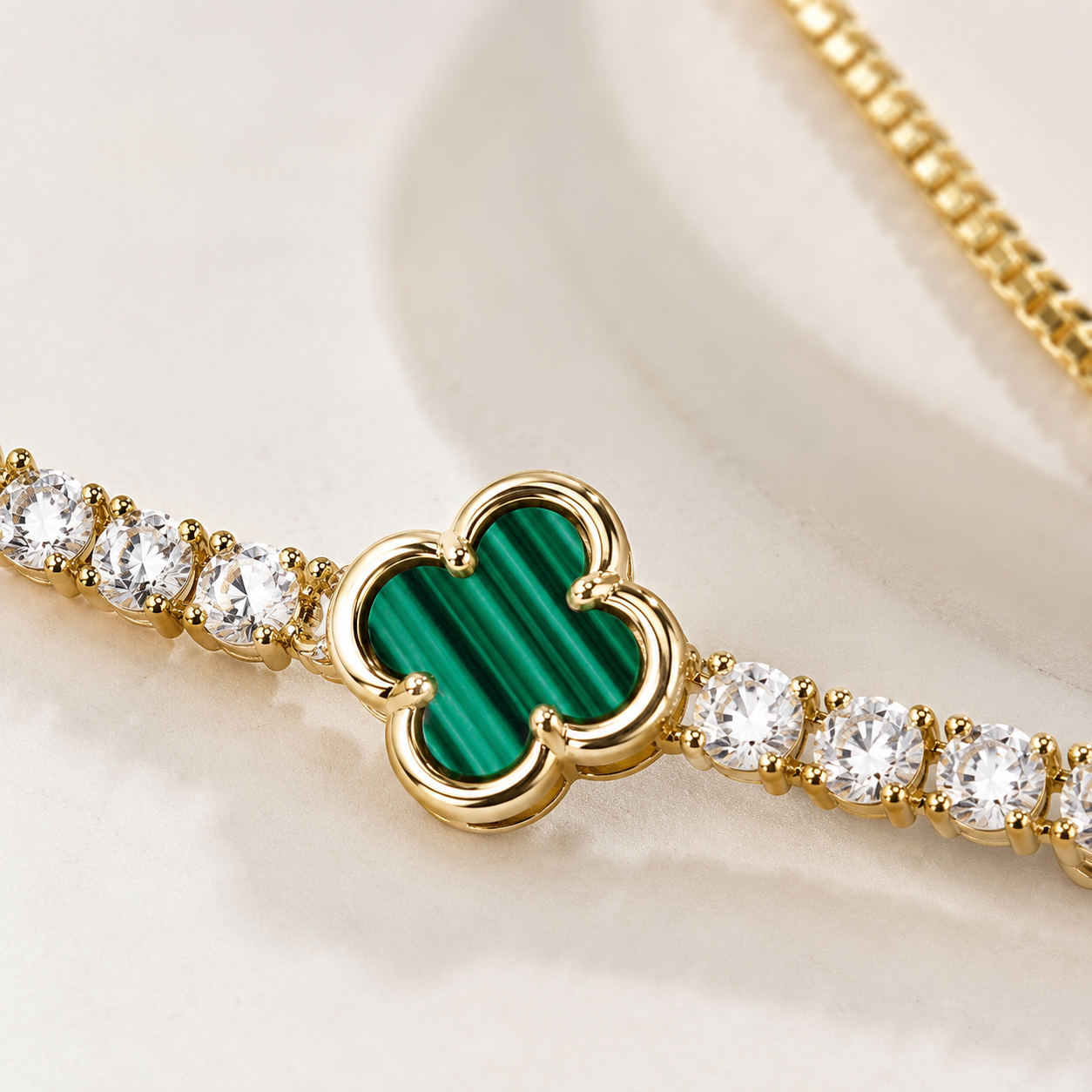 Bracelet 2026