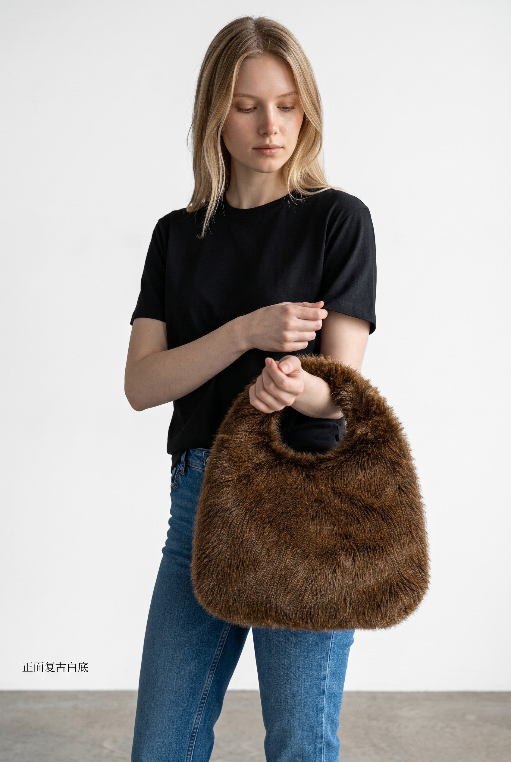 7010123 medium Brown