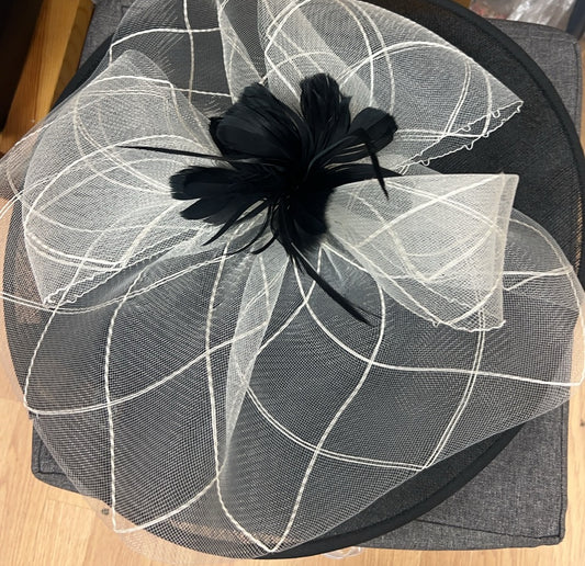 F0064 Black and White Hat Style Fascinator