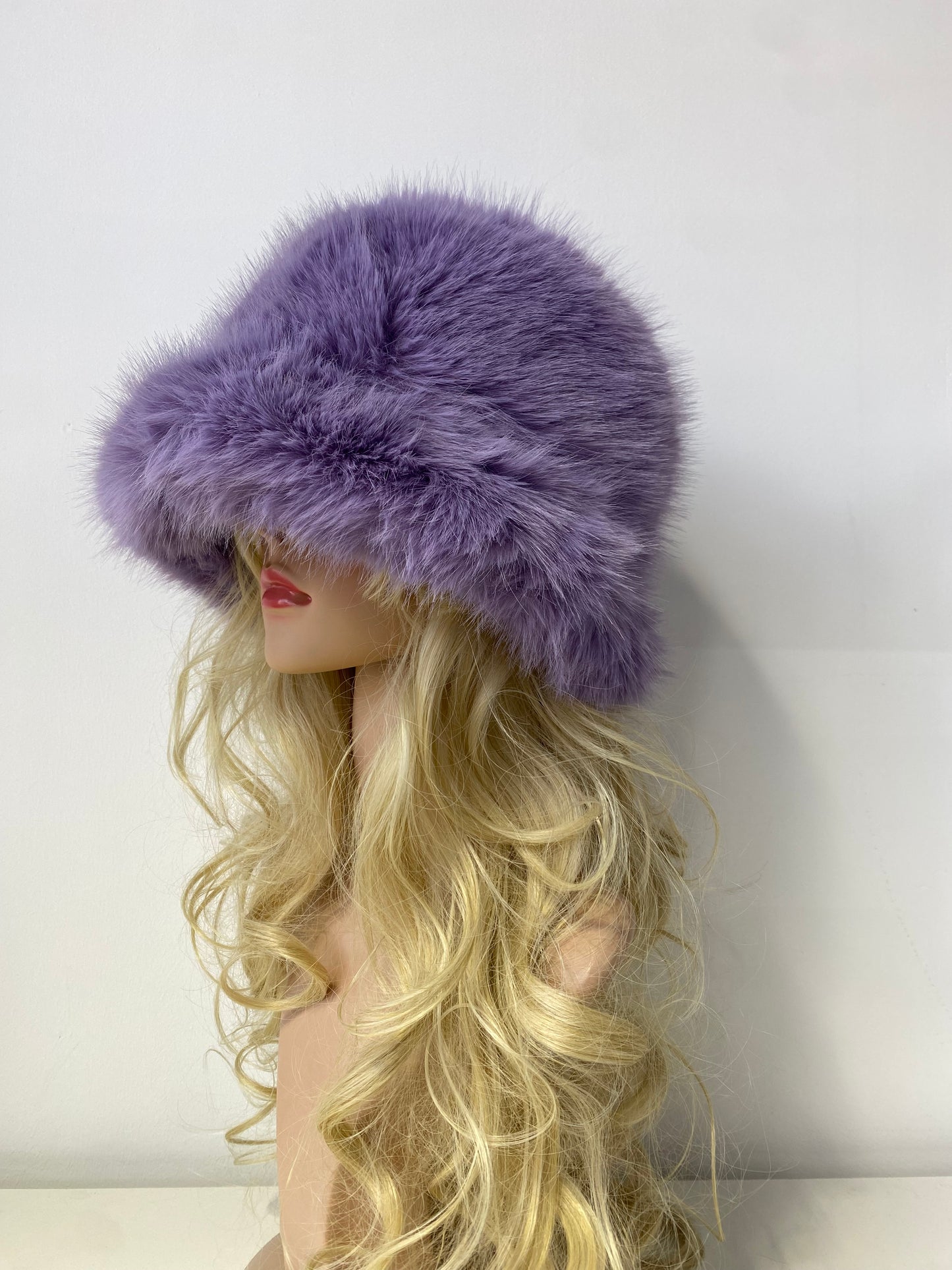 H006 Long-Pile Faux Fur Bucket Hat Lilac