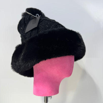 H411 Black Pom Beanie