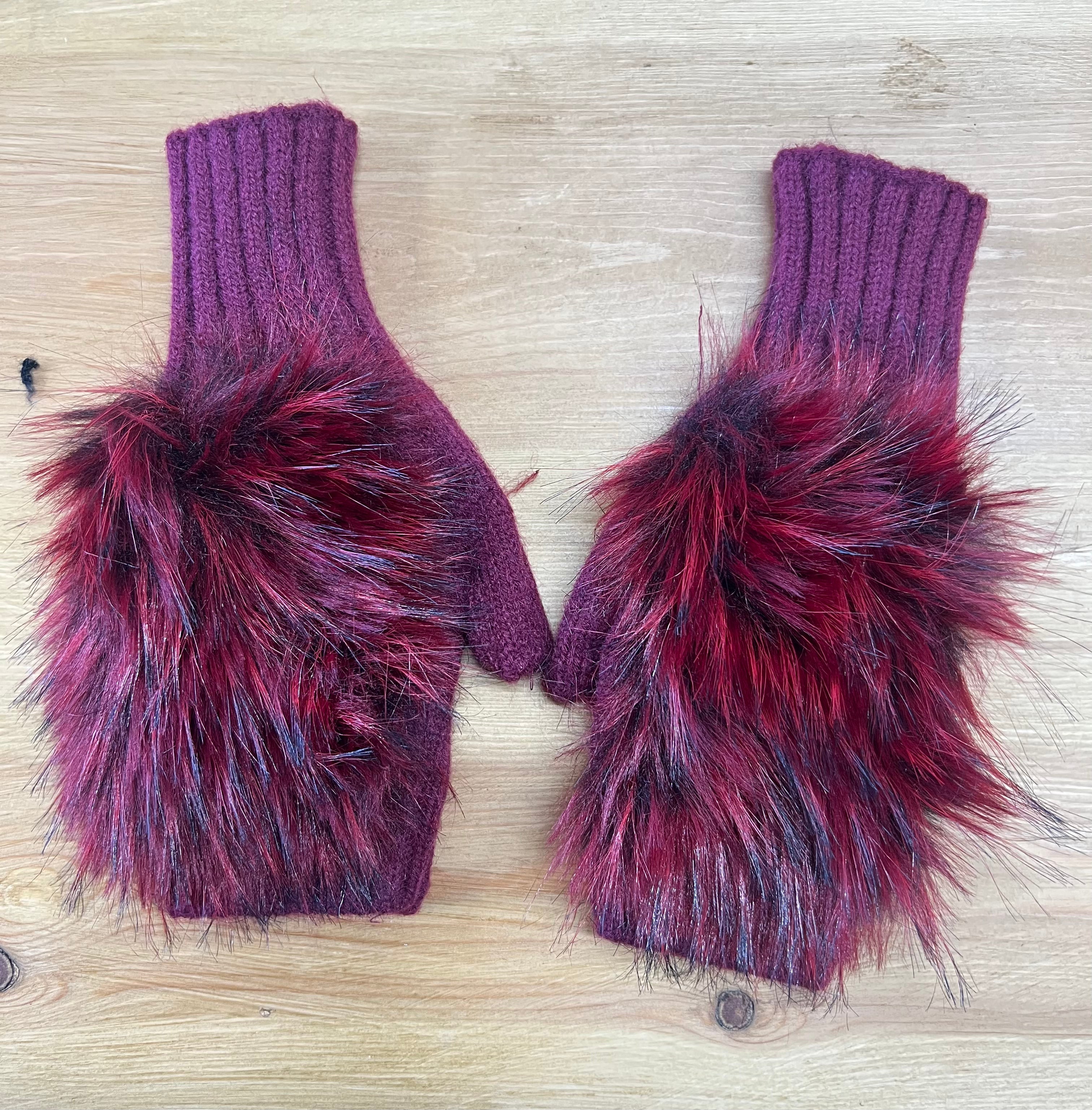 GW017 Fluffy Fingerless Gloves