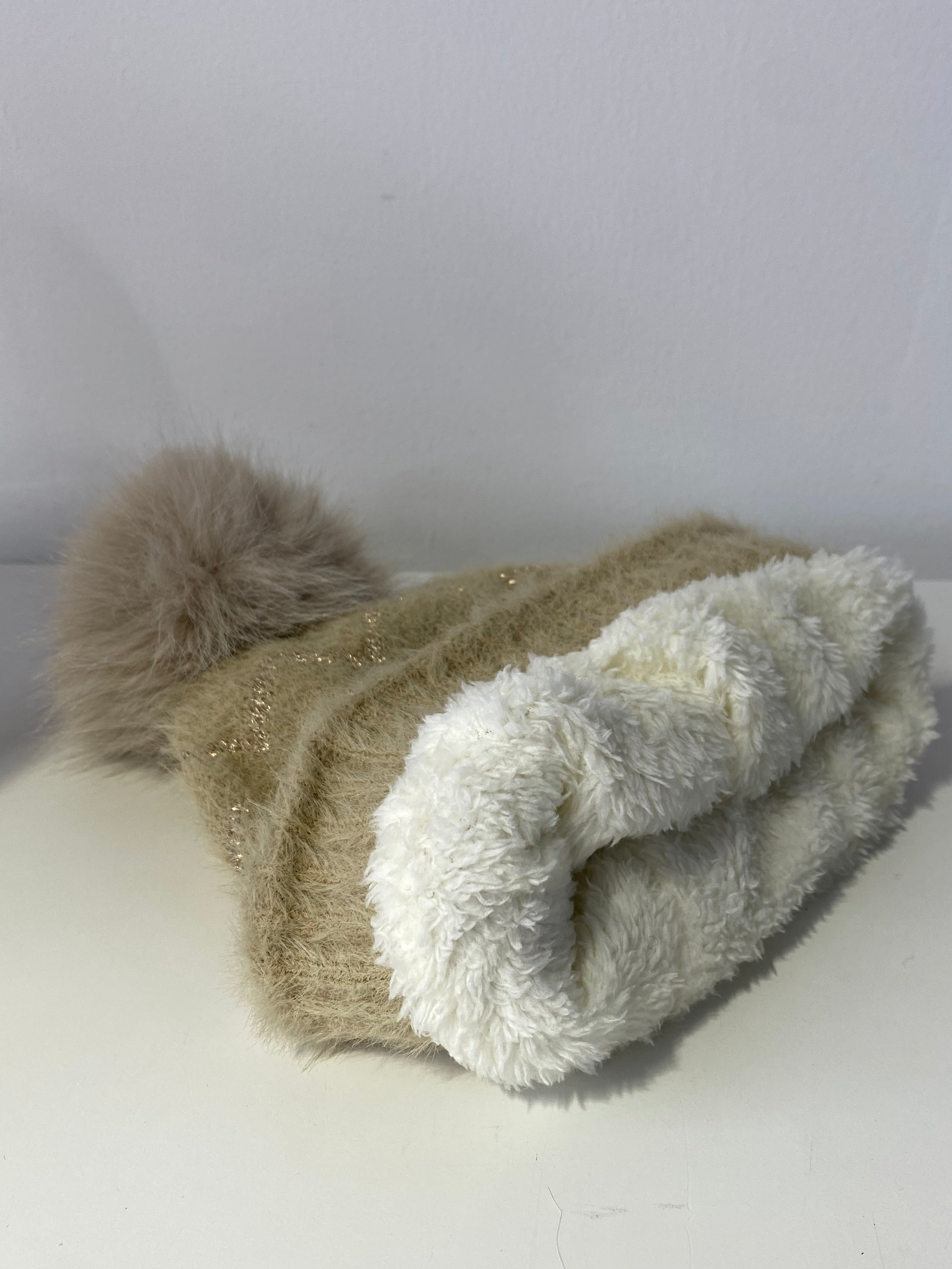 H401 Fleece-Lined Pom Beanie