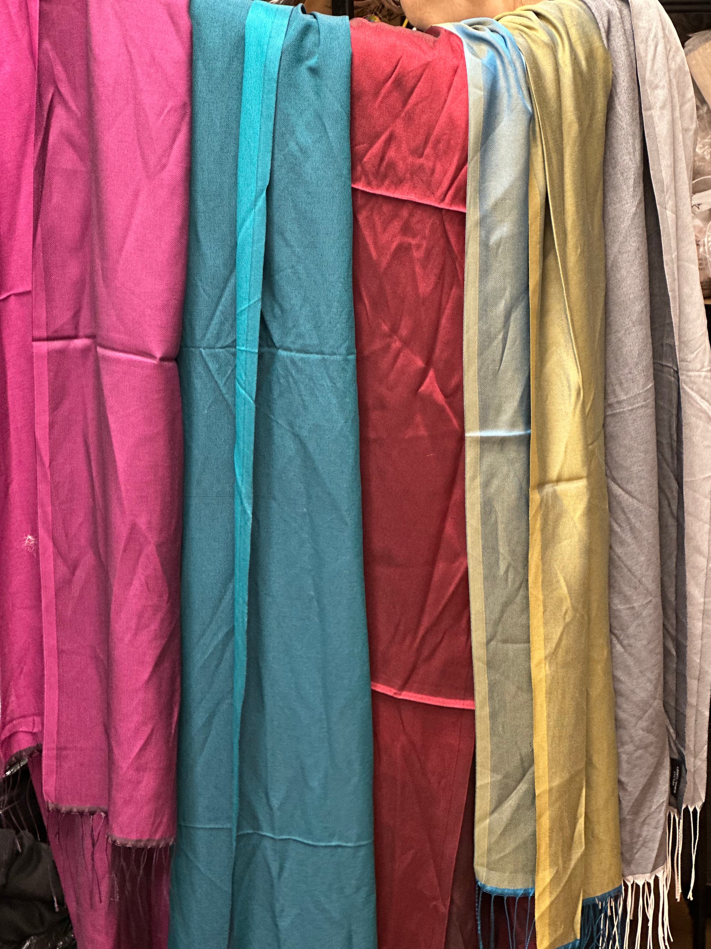 Two-tone scarf