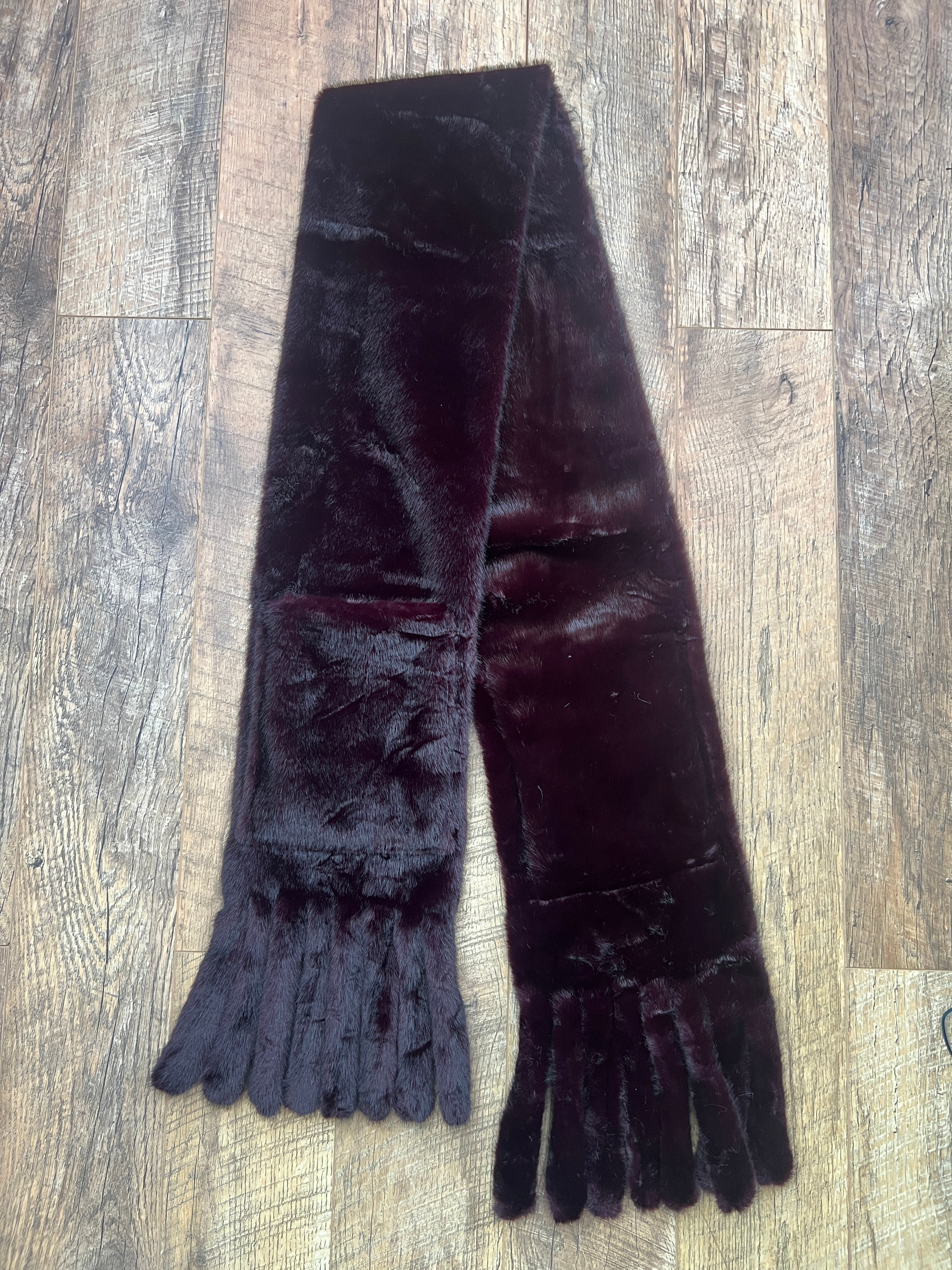 FurScarf 2026 Deep Berry