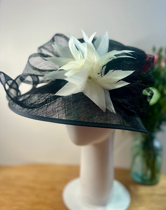 F0076 Black and ivory