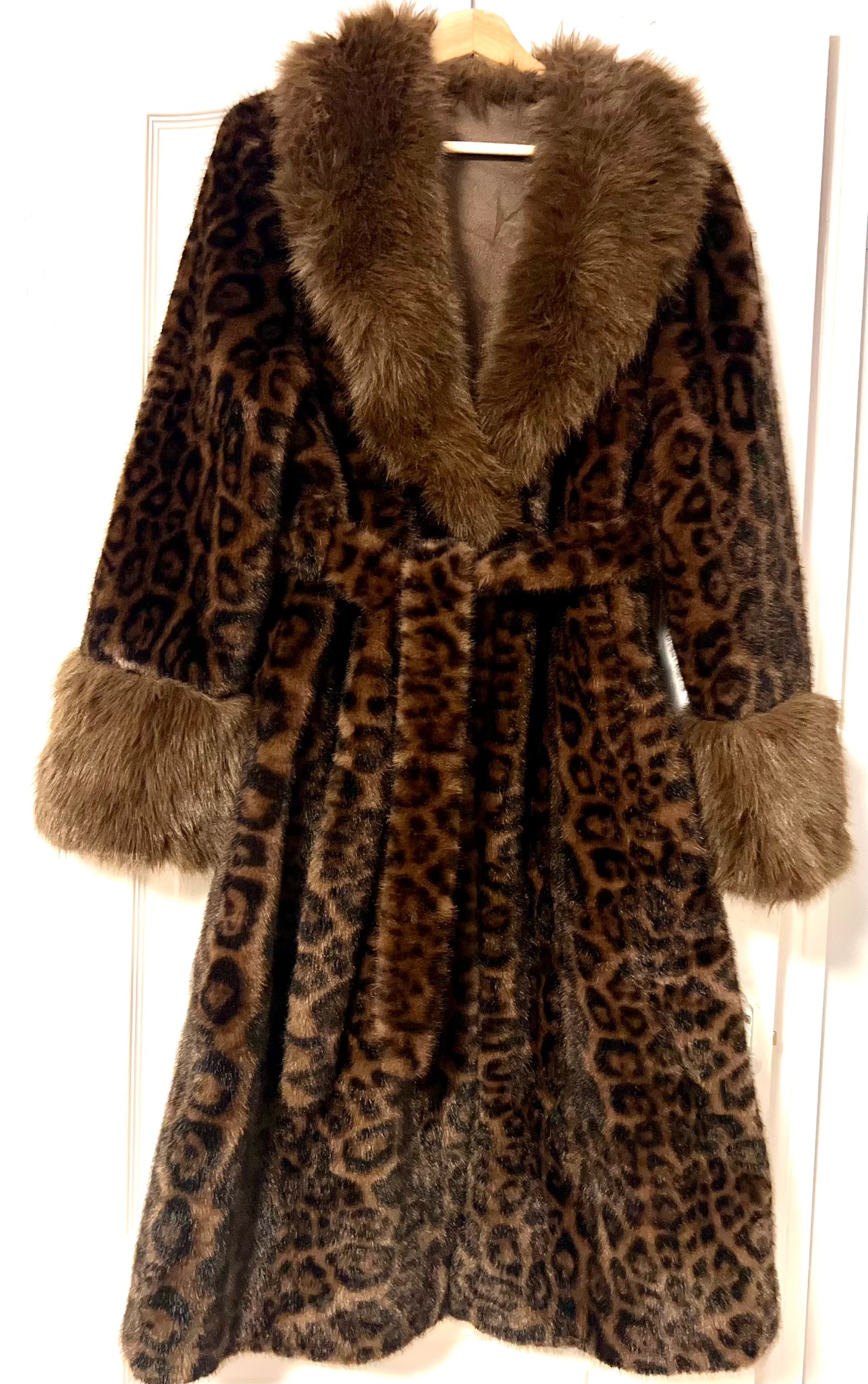 C816 Leopard Brown