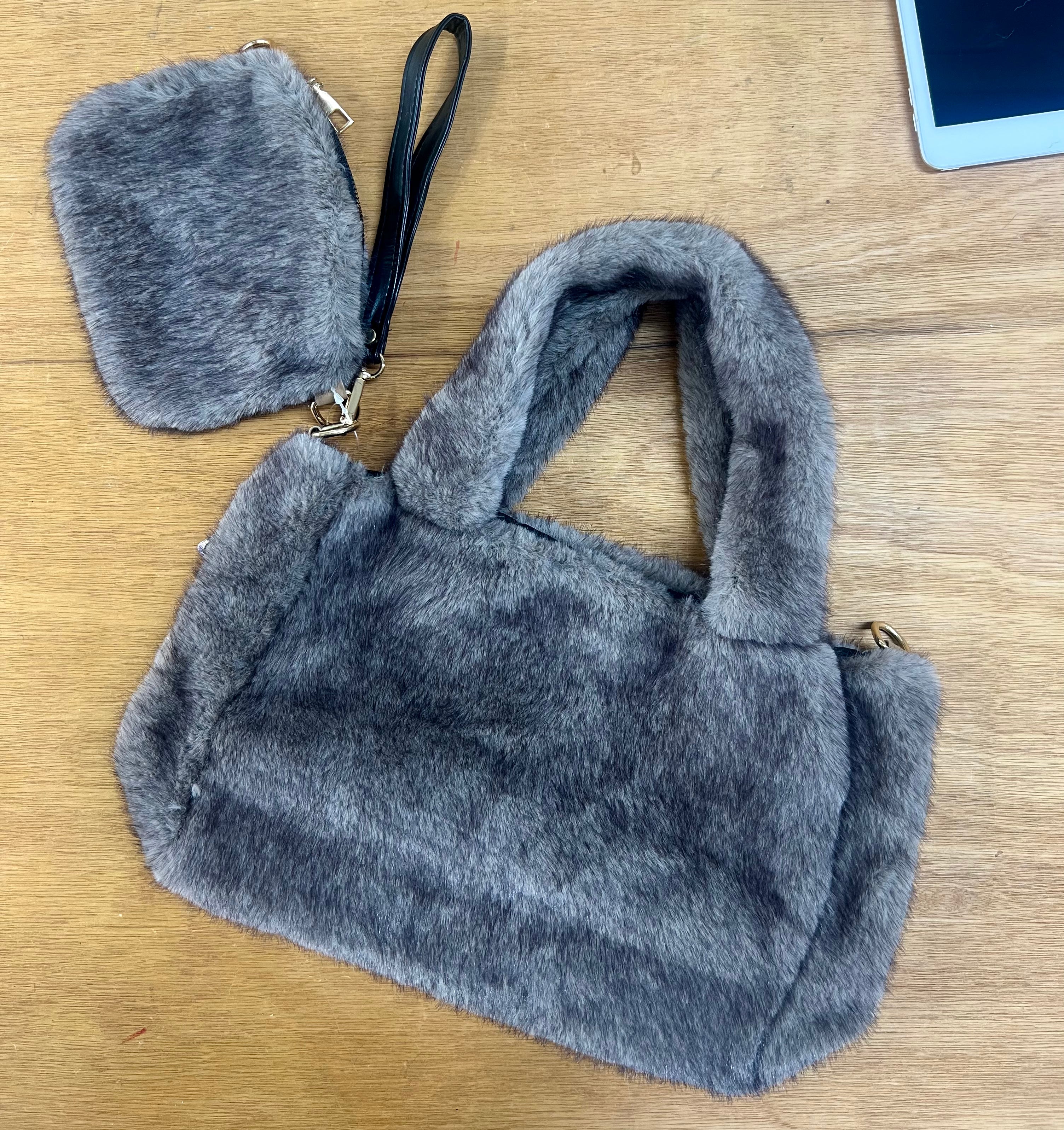 B706-1 Fluffy Tote Bag