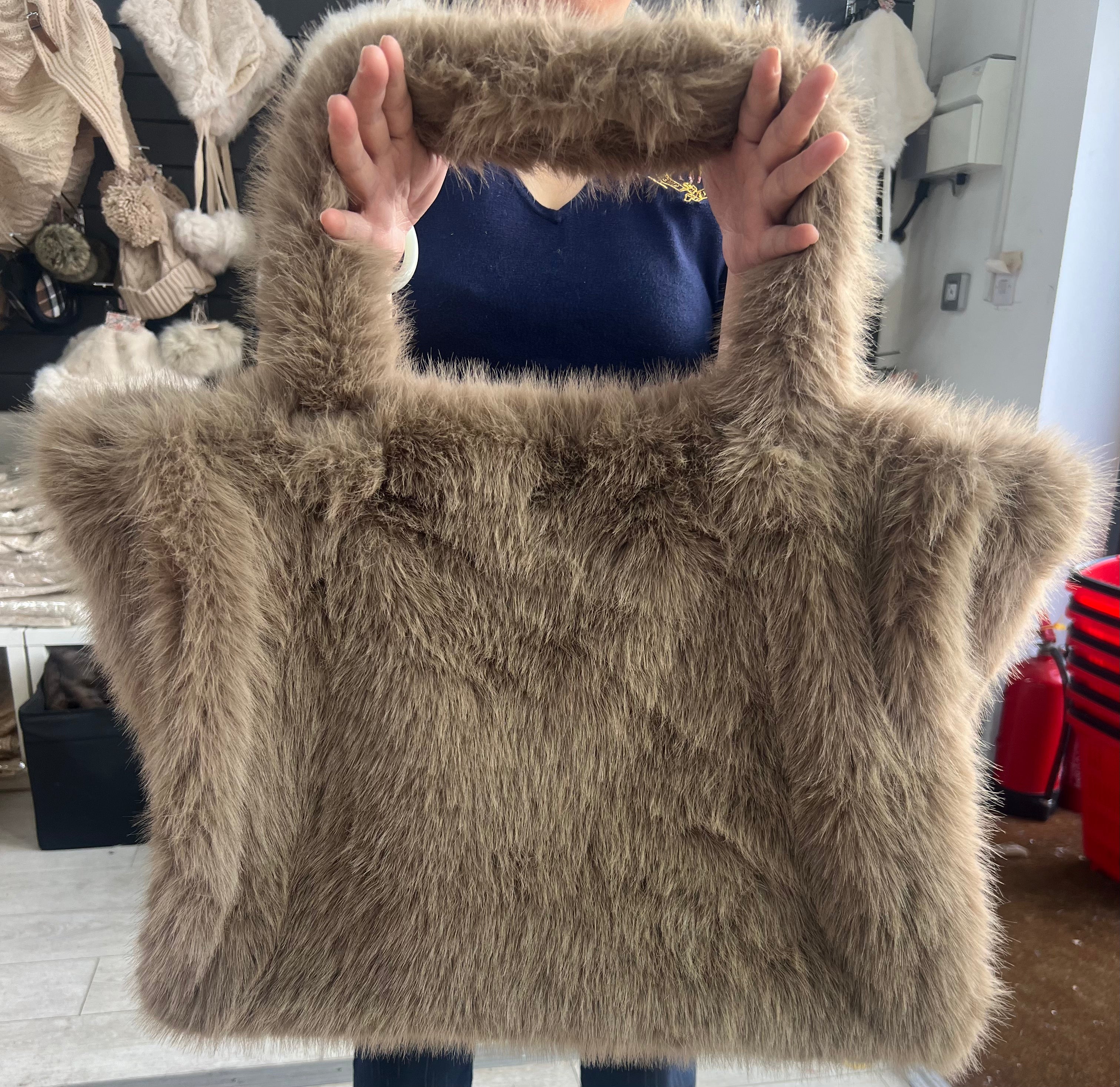 B701-1 Fluffy Tote Bag