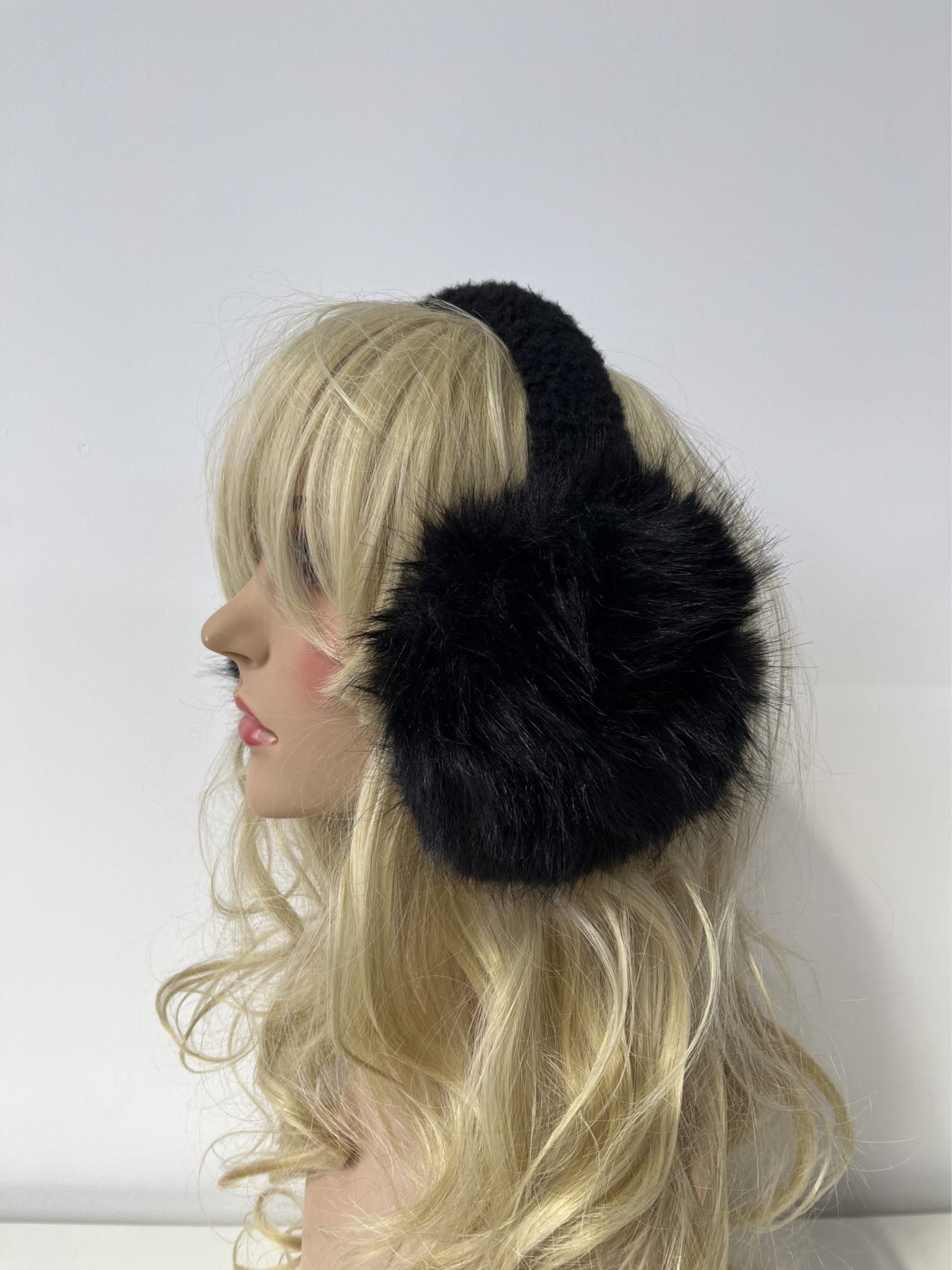 Ae030 Ultra Soft Fluffy Earmuffs Black