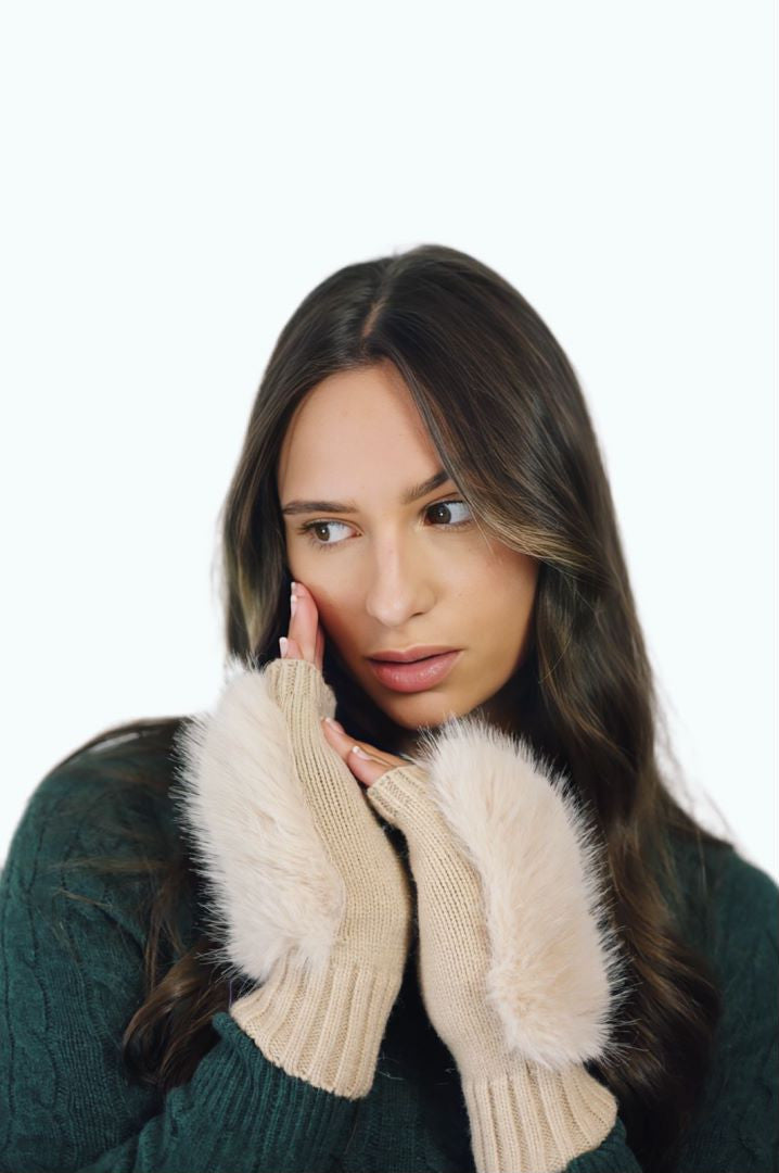 G01823 Faux Fur Gloves