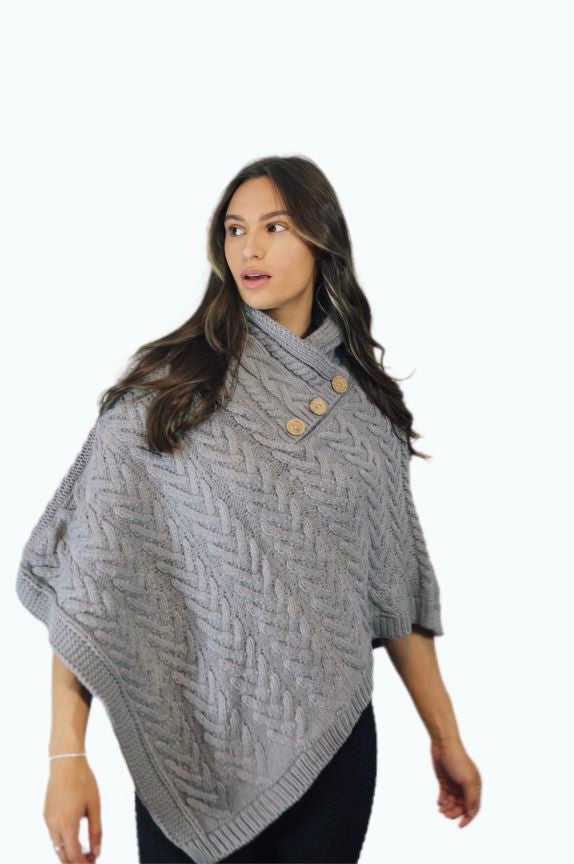 P005 Aran Poncho Light Grey One Size