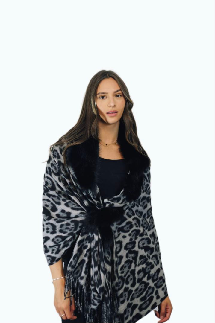 P007 Cashmere-Feeling Blanket Poncho Grey Leopard
